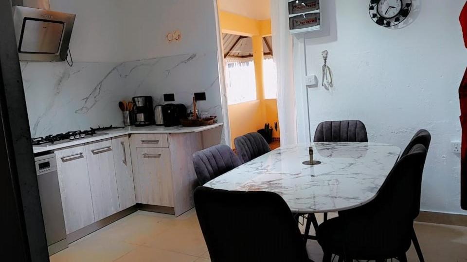 Jolie Villa Santa Avec Piscine Pointe aux Piments Eksteriør bilde